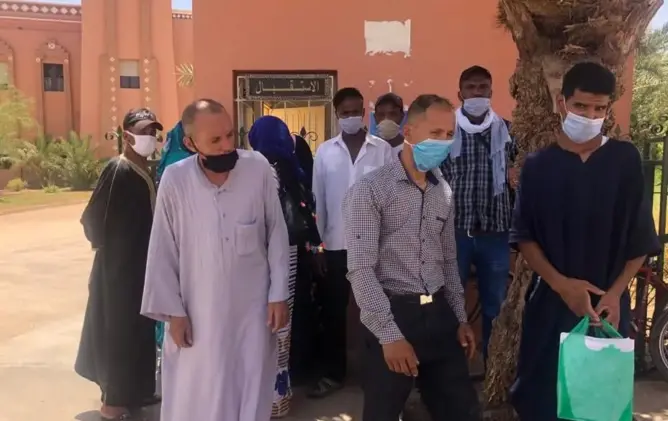 تحت لهيب شمس حارقة.. مرضى القصور الكلوي بزاكورة يحتجون طلبا للحياة (فيديو وصور)