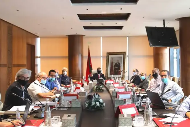العثماني يجتمع بخبراء اقتصاديين مغاربة ويرحب باقتراحاتهم لمواجهة تداعيات كورونا
