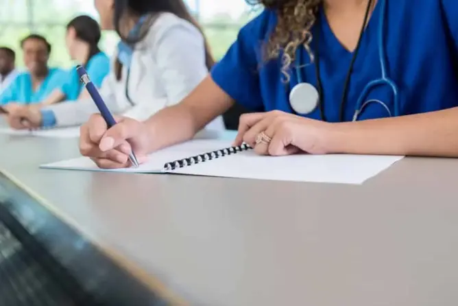 الإعلان عن نتائج مباراة ولوج كليات الطب والصيدلة وطب الأسنان