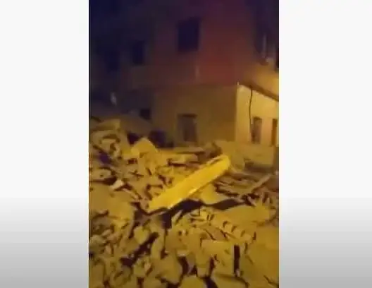 عاجل: انهيار منزل يتكون من ثلاث طوابق بالدار البيضاء (صور)