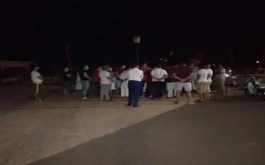 احتجاج ضد حريق بمطرح الأزبال