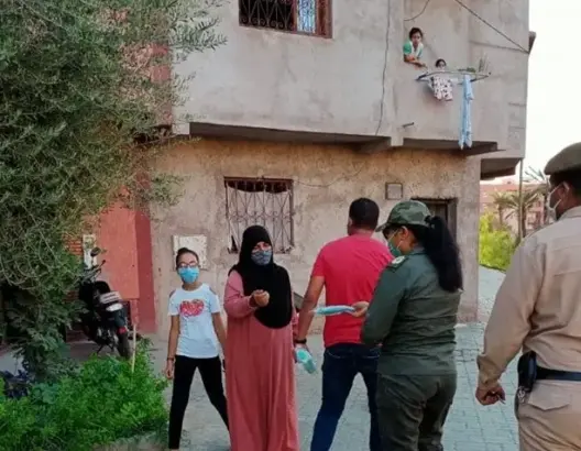 توزيع الكمامة