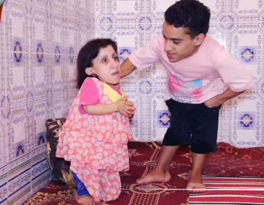 هذه قصة أقصر فتاة في العالم من الفقيه بنصالح (فيديو)