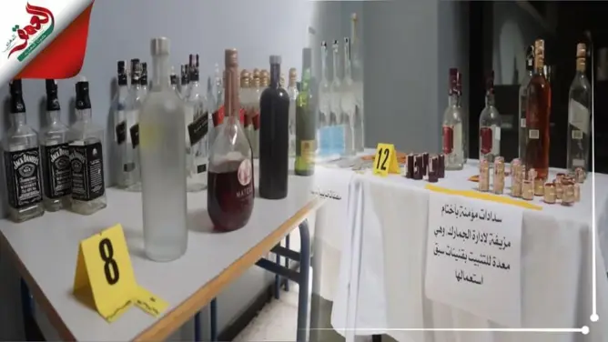 شرطة البيضاء تداهم فندقا وتوقف جزائريين وتحجز خمورا مهربة وملصقات ضريبية مزورة (فيديو وصور)