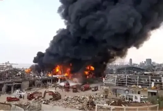 نيران مرفأ بيروت