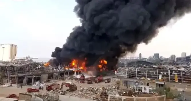 نيران مرفأ بيروت