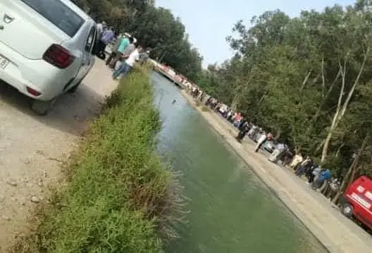 سقوط سيارة في قناة للري