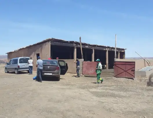 مواطنة بالخميسات تشتكي محاولة السطو على بقع أرضية لها
