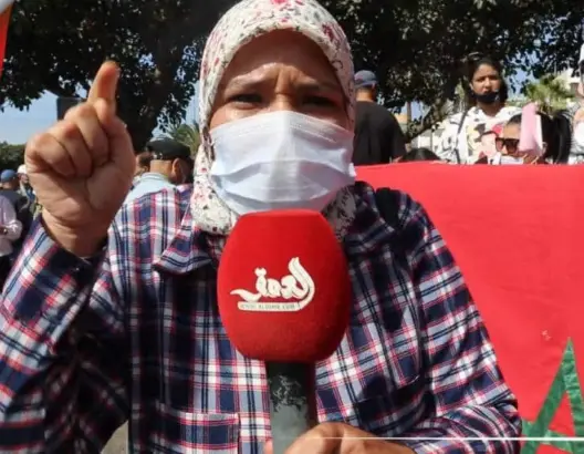 عاملة بقطاع السياحة بأكادير لأكثر من 13 عاما: حكومة العثماني شردتنا وأملنا في ملكنا (فيديو)