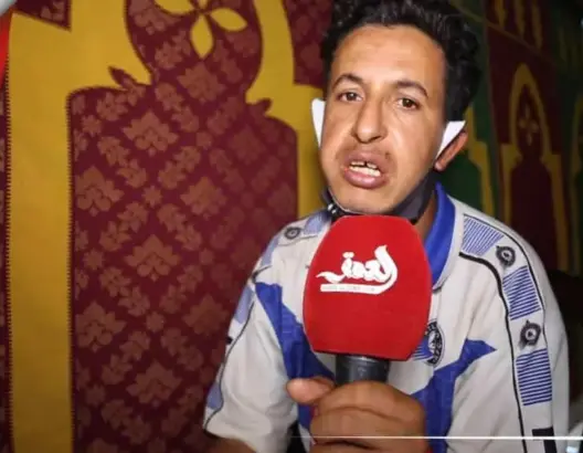مصطفى.. شاب خارق للعادة يأكل الزجاج والشوك ويدخل الأفران ويدعي علاج أمراض مزمنة (فيديو)