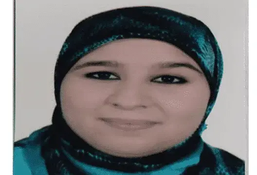 سيدة مختفية من الريش