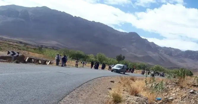 احتجاج مواطنين ضد منجم تيويت بتنغير
