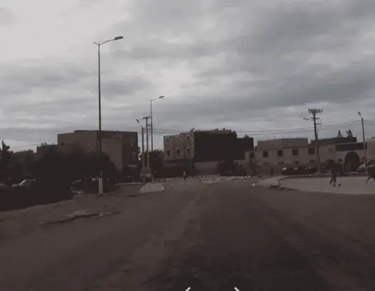 حي كلية الشريعة بأيت ملول..ساحات بدون كراسي تثير استياء الطلبة والساكنة