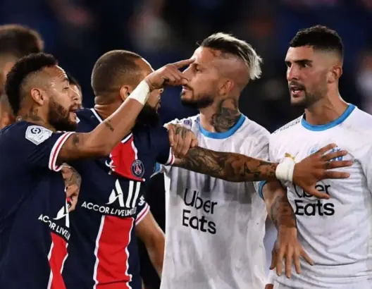 شجار في مباراة بالدوري الفرنسي