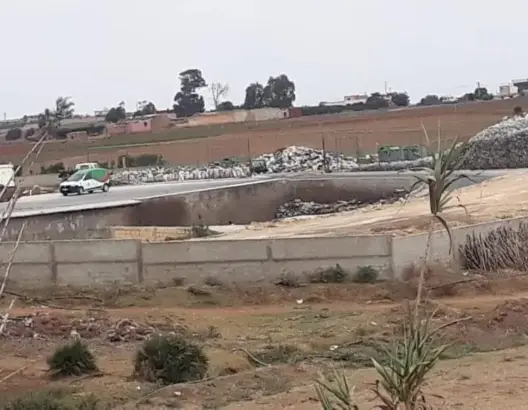 ساكنة أولاد عزوز تشكو أضرار “مستودع للأزبال” لشركة نواحي النواصر