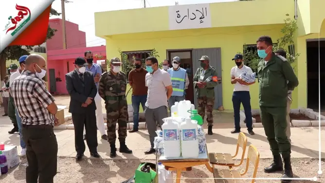السلطات توزع مواد التعقيم على المؤسسات التعليمية بأيت بوبيدمان بالحاجب (فيديو)