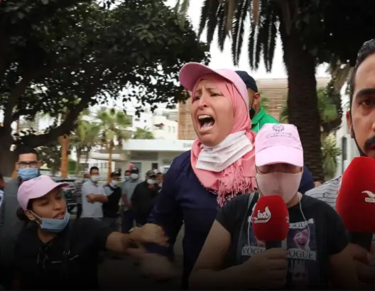 مستخدمو السياحة بأكادير يعودون للاحتجاج.. ويستنجدون بالملك: “قتلنا الجوع وماعندنا ماناكلو” (فيديو)