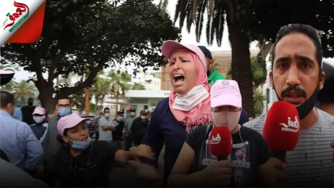 مستخدمو السياحة بأكادير يعودون للاحتجاج.. ويستنجدون بالملك: “قتلنا الجوع وماعندنا ماناكلو” (فيديو)