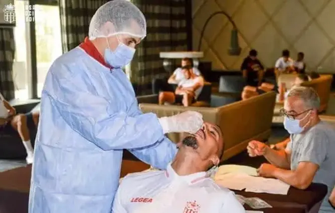 بعد مباراة “بركان”.. كورونا تضرب حسنية أكادير مجدَّدا والحصيلة ترتفع إلى 12 إصابة