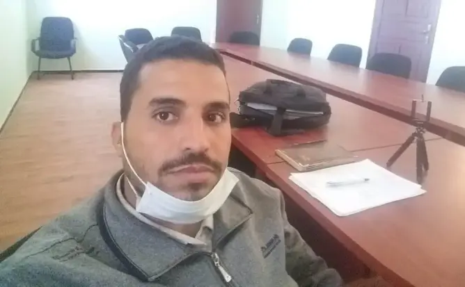 بسبب الأسئلة الكتابية .. مستشار يعتصم داخل مقر جماعة الشاطئ الأبيض