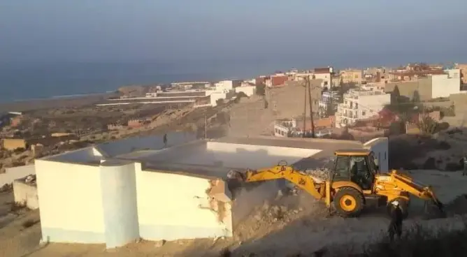 هدم مسجد عتيق يثير استياء ساكنة ضواحي أكادير