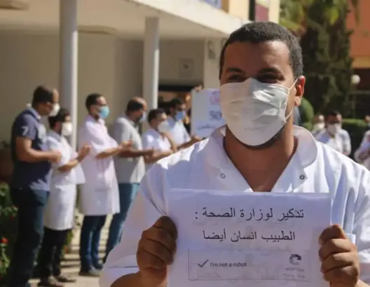 هجرة الأطباء وطلبة الطب خارج أرض الوطن .. الأسباب والمسؤولين و”الوطنية” (فيديو)