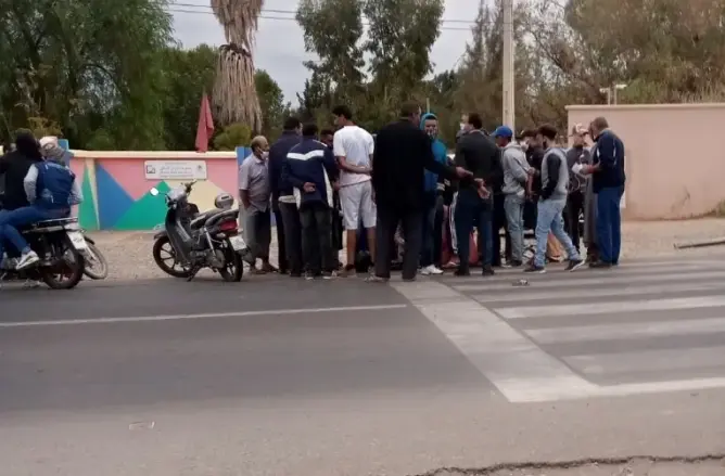 إصابة تلميذ في حادث سير  بمراكش يحيي المخاوف من طريق تمر قرب مدرسة (فيديو)