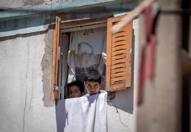 فرض الحجر الصحي لتفادي انتشار كورونا