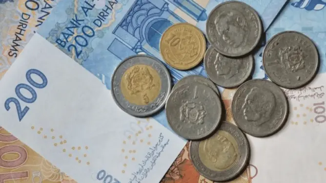 المغاربة تداولوا 266 مليار درهم من الأوراق والقطع النقدية في 2019
