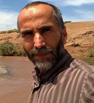 تجويع غزة بين دموع الأطفال وسواد عيون الغزاة  