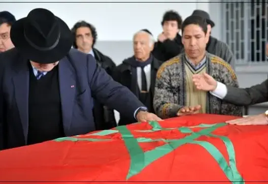 صورة لليهود المغاربة مع الراية المغربية