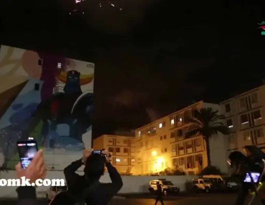 هكذا احتفلت الجماهير الرجاوية قرب “دونور”