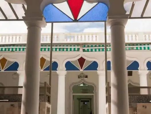 مسجد للجالية المسلمة بفرنسا