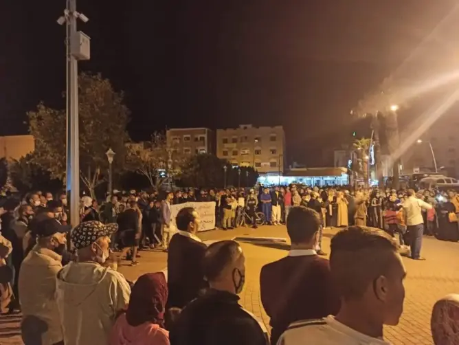 في اليوم العالمي ضد الفقر …حقوقيون يحتجون بخنيفرة (صور)