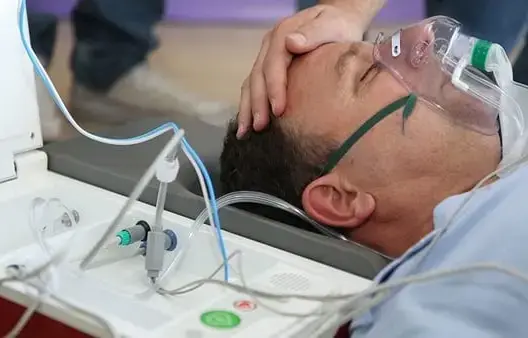 ميسورون بأكادير يتهافتون على اقتناء الأكسجين تحسبا لإصابتهم بكورونا