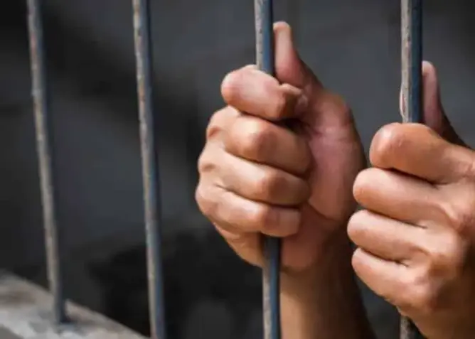 هذه حقيقة إقالة مدير سجن الناظور بسبب محاولة انتحار سجين فلسطيني