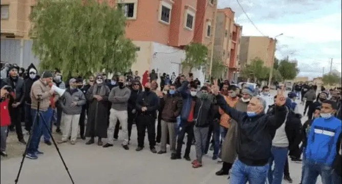 بعد مقتل عائشة.. الاحتجاجات تندلع بأوطاط الحاج وبرلماني يصف ما وقع بـ”السيبة”