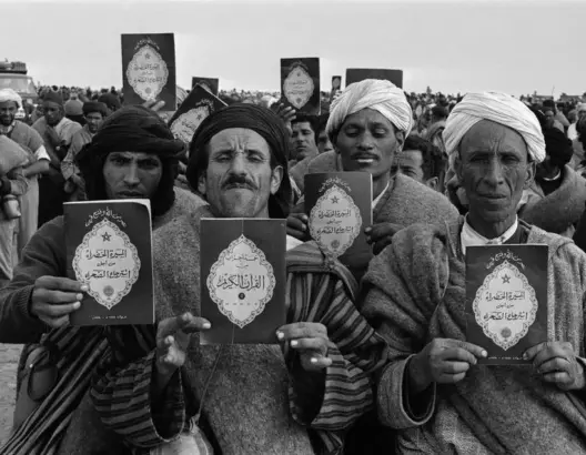يوم قال الحسن الثاني لمتطوعي المسيرة الخضراء: إذا لقيتم إسبانياً فعانقوه واقتسموا معه مأكلكم