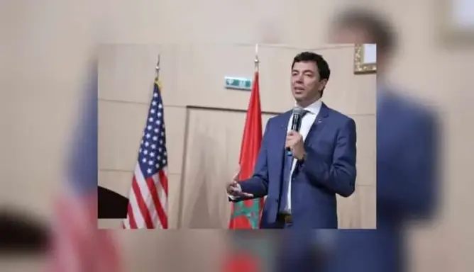 عالم فضاء مغربي
