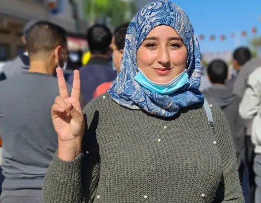 القضاء يبرئ الأستاذة المتعاقدة سهام المقريني من تهمة “التحريض على التظاهر”