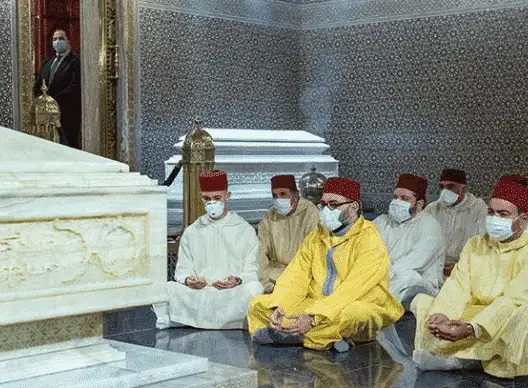 في ذكرى وفاة الحسن الثاني .. الملك محمد السادس يترحم عل روح والده وجده