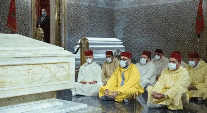 في ذكرى وفاة الحسن الثاني .. الملك محمد السادس يترحم عل روح والده وجده