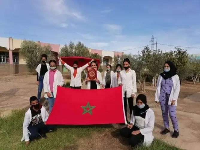 تلاميذ يحتفلون بالمسيرة الخضراء