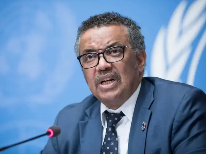 نجاة مدير منظمة الصحة العالمية من قصف إسرائيلي لمطار صنعاء