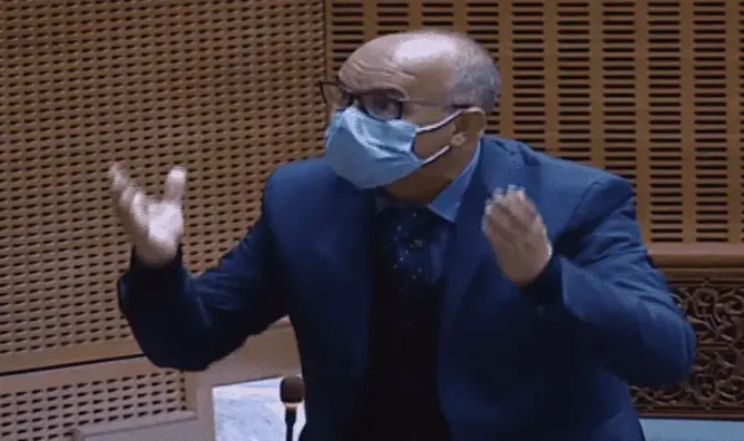 نقابة الزاير بـ”المستشارين” تتهم الحكومة بالتدخل في أشغال البرلمان
