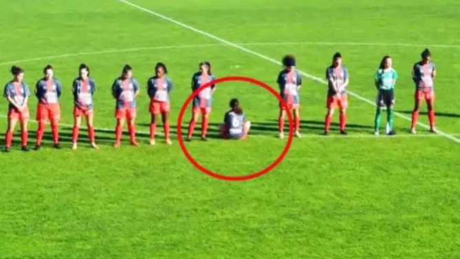 لاعبة ترفض الوقوف دقيقة صمت حدادا على مارادونا