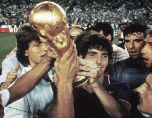 وفاة الإيطالي باولو روسي أسطورة كاس العالم 1982