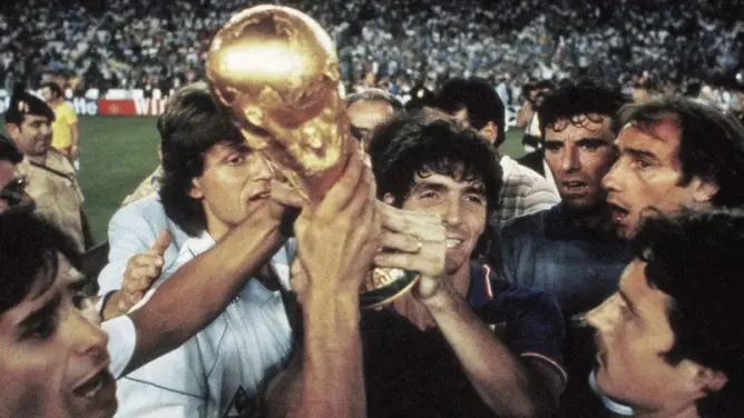 وفاة الإيطالي باولو روسي أسطورة كاس العالم 1982