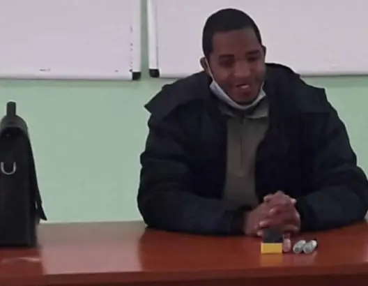 “كفيف” بعزيمة من حديد اجتاز مباريات “التعاقد” بنجاح ومديرية تنغير تشيد به