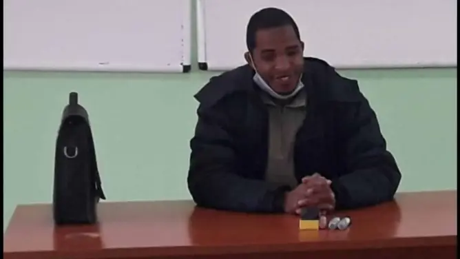 “كفيف” بعزيمة من حديد اجتاز مباريات “التعاقد” بنجاح ومديرية تنغير تشيد به